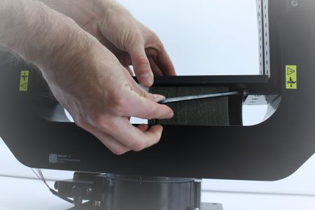 Secure the plate feet by hand tightening them to the elevation mounts.Tip: use foam from packaging as a support or to protect the gimbal arms from damage in case of accidental plate drop. Max torque for these screws is 4.2 N-m