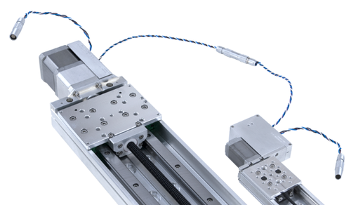 Two high vacuum devices in a daisy-chain